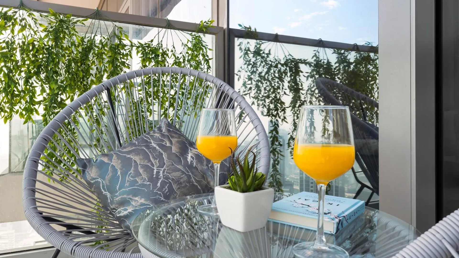 Stunning 2Br With Burj View & Infinity Pool Apartment Dubai