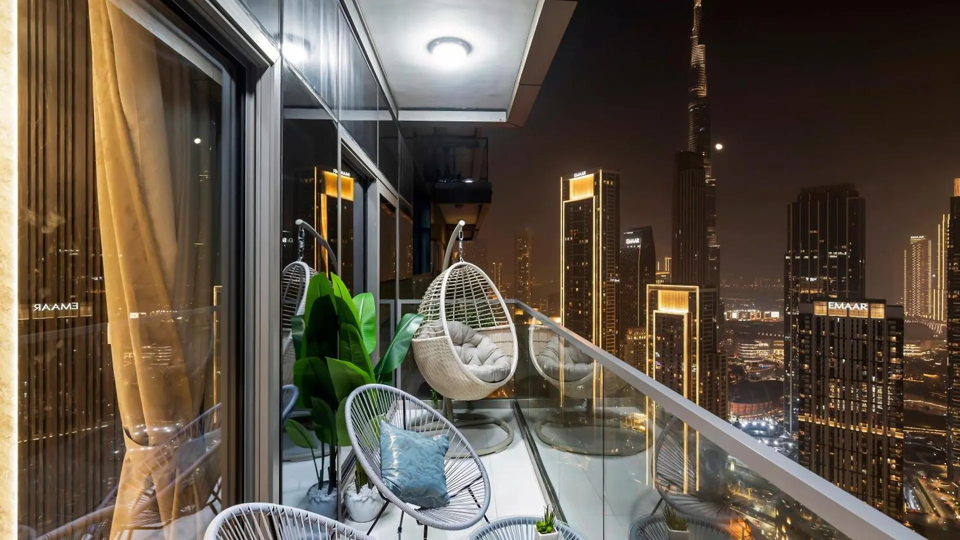 Stunning 2Br With Burj View & Infinity Pool Apartment Dubai