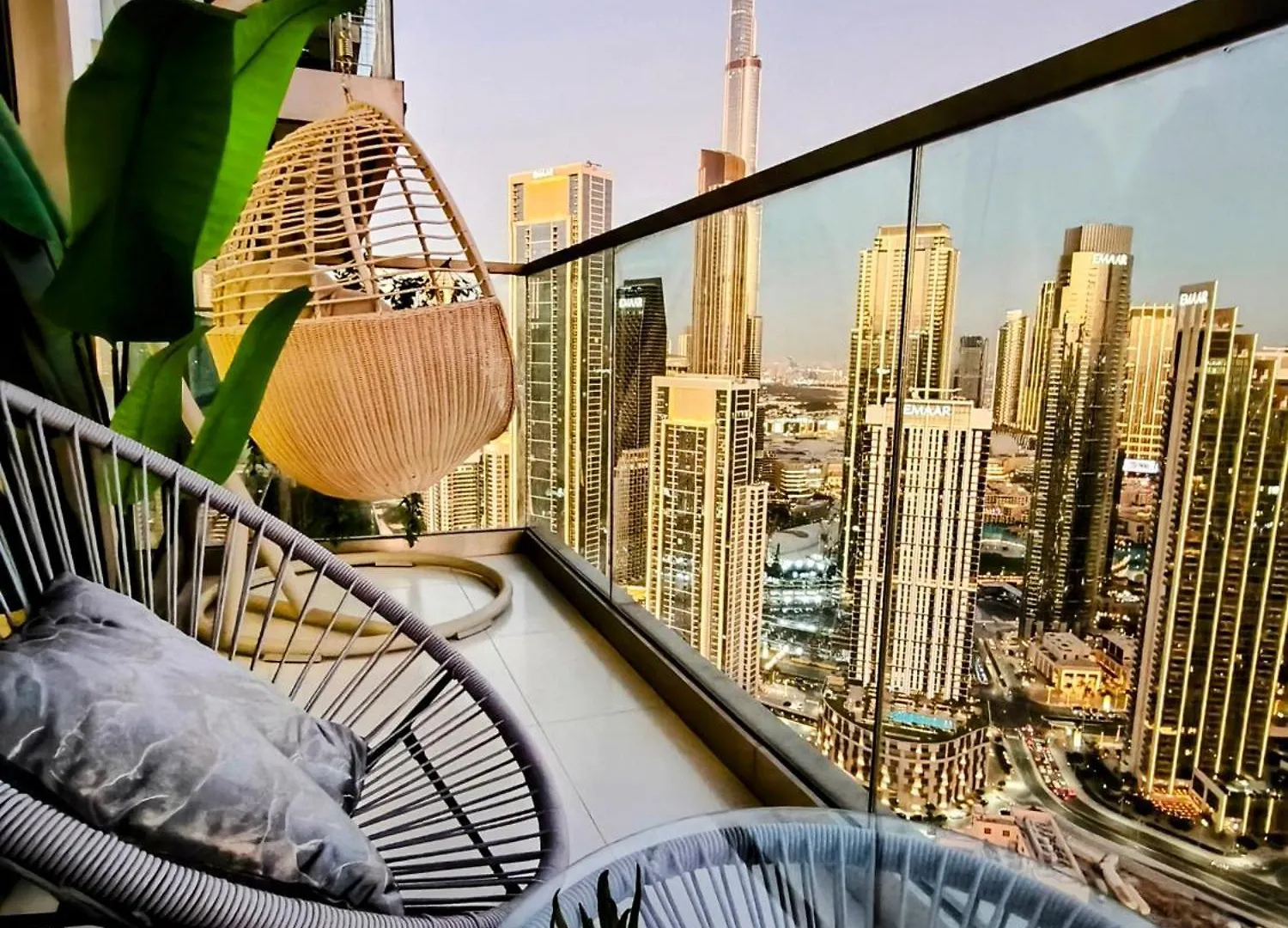 Stunning 2Br With Burj View & Infinity Pool Apartment Dubai